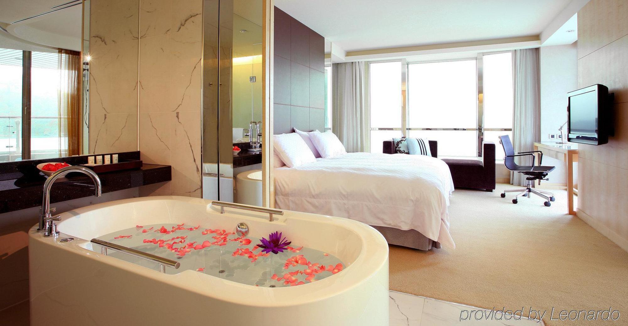 The Crystal Resort Sun Moon Lake Yuchi Room photo
